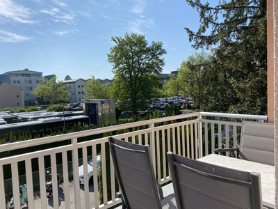 Schöne Wohnung mit Balkon und Gartenanteil