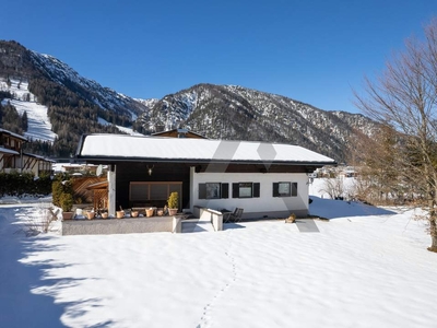 Sonniger Freizeitwohnsitz in ruhiger Lage mit Bergblick