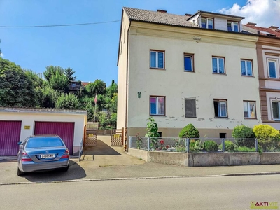 Neuer Preis! - Stadthaus mit 3 Wohneinheiten. - Vermietung möglich. - Eigen-Garten und Garagengebäude.