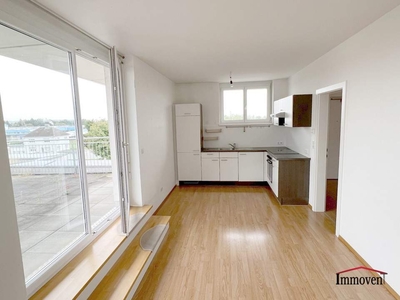 Strassgang - Kaufobjekt - 3-Zimmer-Dachgeschosswohnung mit großer Terrasse und Balkon!