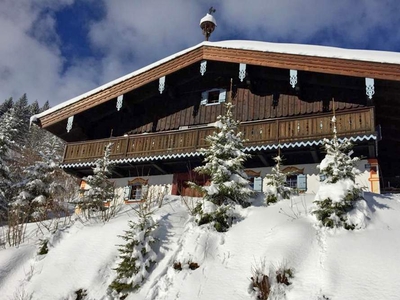 Zweitwohnsitz! Uriges 280 Jahre altes Bauernhaus mit Panoramablick im wunderschönen Heutal