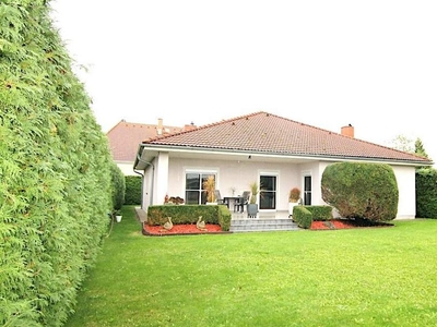 Wohnen auf 1000 m² barrierefreier Fläche, Bungalow in Trumau mit uneinsehbarem Garten