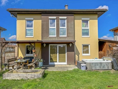 Wohnlage in Marchtrenk. - Modernisiertes Haus mit traumhaftem Garten. - Top Verkehrs-Anbindung.