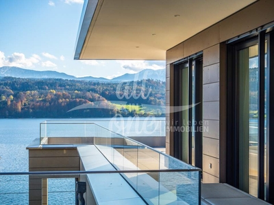 WÖRTHERSEE: Luxus-Penthouse mit privatem Seezugang