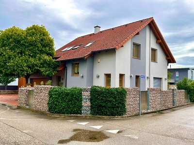 Einfamilienhaus mit beheizten Pool