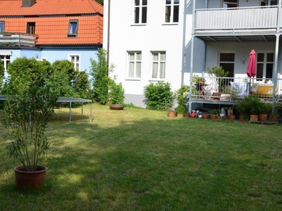 ERDGESCHOSSWOHNUNG MIT 4 ZIMMER UND GARTEN