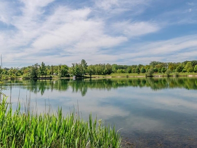 Garconniere mit Loggia am Pleschinger See