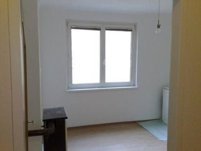 GUTE WOHNUNG SUCHT DRINGEND EINEN GUTEN MIETER/ SACHSENPLATZ