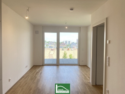 Moderne Neubauwohnung mit großem Balkon und freiem Blick zum Cricketplatz nahe U1 Kagraner Platz - im neuen Wohnviertel Am Langen Felde