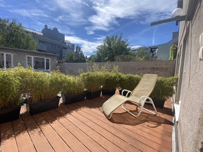 Sonnige Hofterrasse im Herzen Ottakrings - schöne Vier-Zimmer-Wohnung im Altbau