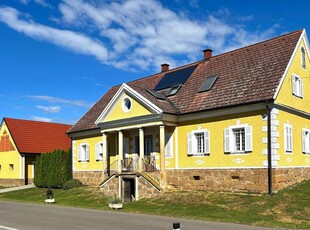 Herrschaftliches, top saniertes 280m² Bauernhaus im Erzherzog-Johann Baustil mit Gutshofcharakter, großem Innenhof, Garagen- und Nebengebäuden, in Ortslage