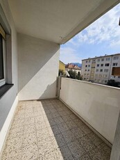 Geräumige und unbefristete 3-Zimmer-Wohnung mit Loggia