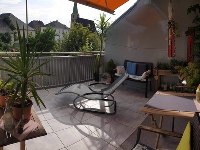 IN RUHIGER LAGE MIT SONNIGER DACHTERRASSE!