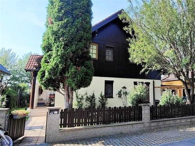 360°-Tour // Einfamilienhaus mit romantischem Garten