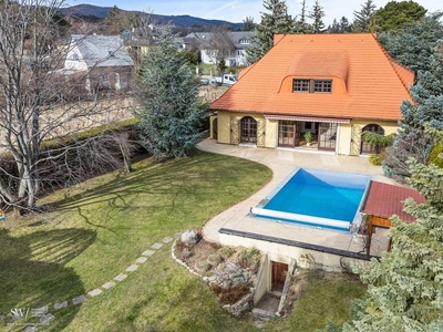 Weitläufiges, teilbares Grundstück mit knapp 1900m² • Stilvolle Villa • 2 Pools • Sonnenterrassen • Mediterranes Flair!