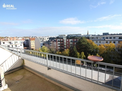 Dachgeschoß, 2 klimatisierte Zimmer, Abstellraum + Terrasse