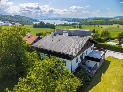 Den See im Blick - Mehrfamilienhaus im Landhausstil