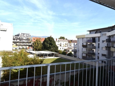 Miet-Wohnung in ruhiger Innenhoflage, mit einem sehr schönen Badezimmer und einem Balkon - in 8020 Graz - PROVISIONSFREI!