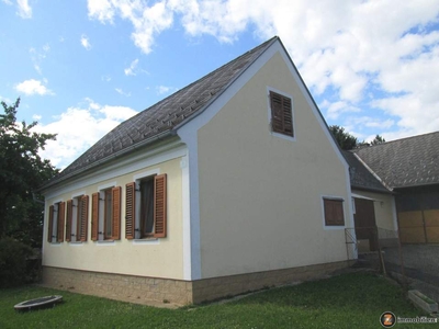 Sonniges, geräumiges Bauernhaus mit Fernblick