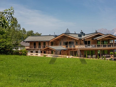 Hochwertige Wohnung in sonniger Lage mit Bergblick