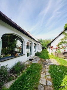 Architektonisch Modernes, Generalsaniertes Einfamilienhaus im Streckhof-Stil am Neusiedler See im Burgenland