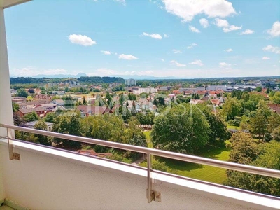 Wohnen mit herrlichem Ausblick - gute Raumaufteilung - Loggia