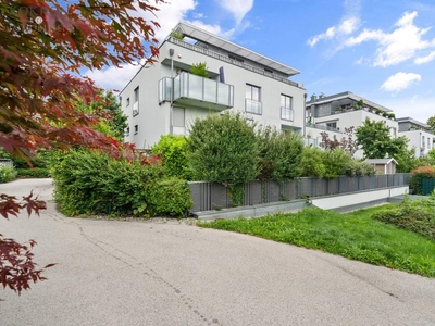 Großzügige 5-Zimmer Wohnung mit Grünblick und Terrasse