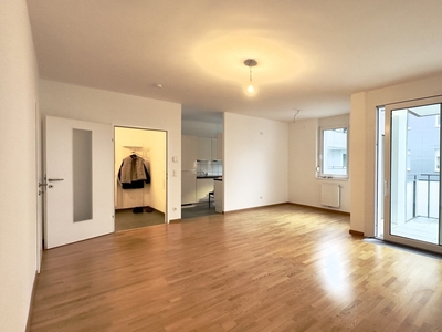 Top-Wohnung mit offener Küche und sonnigem Balkon!