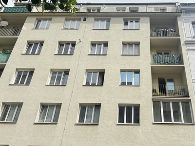 Wohnung mit Loggia, Lift und Kellerabteil