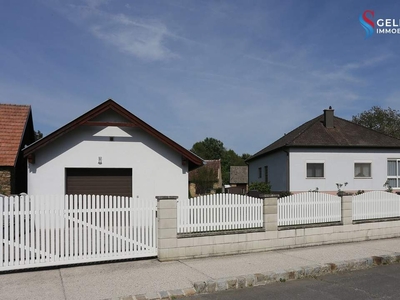 Ruhige Lage - Einfamilienhaus, top gepflegt, mit großem Garten, Wintergarten und Garage