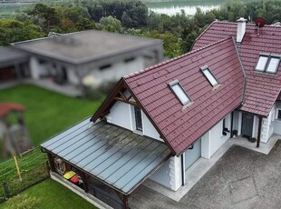 EINZIGARTIGER LANDSITZ MIT POOL SAMT BLICK AUF DIE DONAU UND STIFT MELK