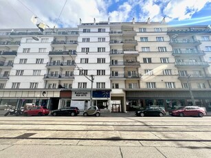 ++ NEU und ERSTBEZUG ++ ZWEI Zimmer mit BALKON - WIEN MITTE