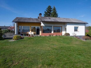 Entzückendes Einfamilienhaus mit sonnigem Garten - Leitring