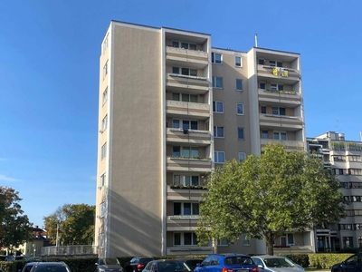 Atemberaubender Ausblick! Geräumige Stadtwohnung mit Lift und Loggia!