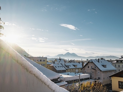 Dachgeschosstraum mit Weitblick in Jahrhundertvilla