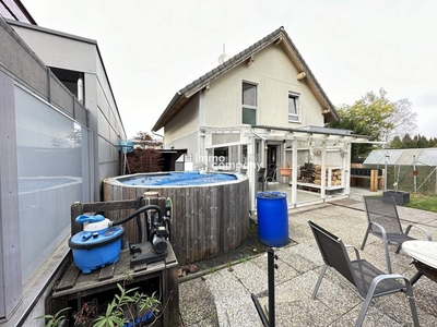 Einfamilienhaus Hohenems, Nahe Zentrum, großzügige Terrassenfläche und Gartenanlage, Grillstation, Pool, mehrere Außen-Stellplätze!