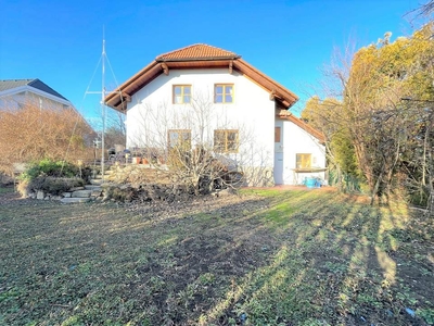 Familientraum Haus mit Terrasse, Balkon, großem Garten, Wohnkeller und Weinkeller in absoluter Ruhelage!