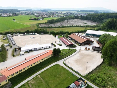 PROFESSIONELLE REITSPORTANLAGE VOR DEN TOREN SALZBURGS!