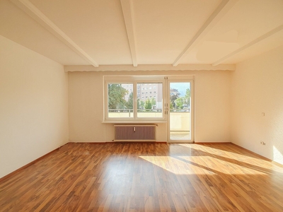 Komfortable 2 Zimmer Wohnung mit großem Balkon