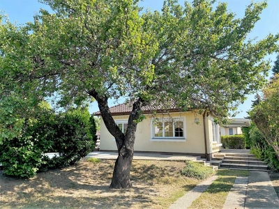 Sonniger Bungalow mit Pool und Carport! Ruhige Siedlungslage!