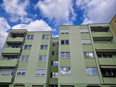 TOLLE 2-ZIMMERMIETWOHNUNG IN BEGEHRTER, RUHIGER INNENHOFLAGE INKL. GEMEINSCHAFTSGARTEN & PARKPLATZ