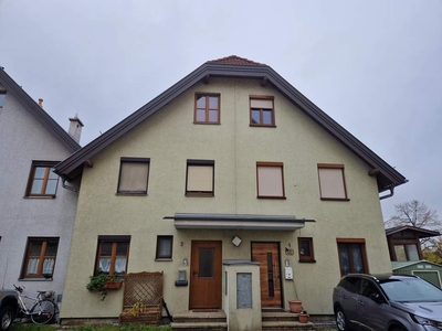 WOHLFÜHLTEMPEL MITTEN IM GRÜNEN MIT HERRLICHEM BLICK RICHTUNG WIENERWALD