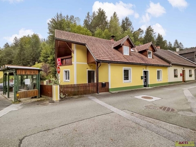 Wohnhaus mit 2 getrennten Einheiten. - Inkl. 2 Carports und Garten. - 5 Min. vor Wies und Eibiswald.