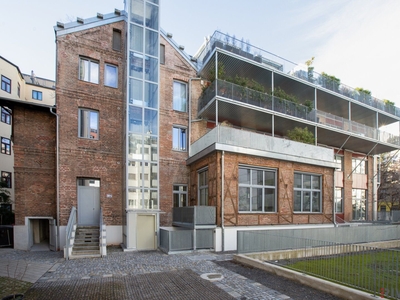 STYLISCHES LOFT IN EHEMALIGER K&K HOFTISCHLEREI II 4 METER RAUMHÖHE II EIGENGARTEN + TERRASSE II NÄHE NEUER U2