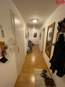 Äußerst gemütliche Wohnung 3-Zimmerwohnung in einer sicheren Umgebung! Hier wird das Wohnen zum Genuss! Ab 01.04. verfügbar!