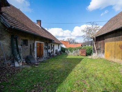 Bauernhaus mit großem Potenzial in malerischer Lage zum günstigen Preis!