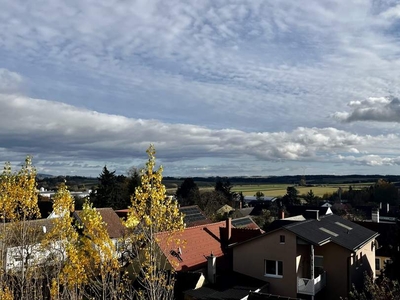 Geräumige 3 Zimmer Wohnung mit toller Aussicht, Lift und Loggia, Mietpreis inkl. Heizkostenakonto, PROVISIONSFREI