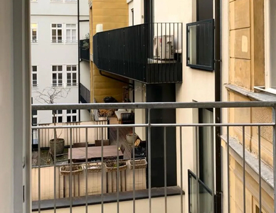 Servitenviertel: 117m2 Balkontraum im Altbau