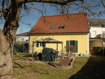 Eigentumswohnung mit Garten, Terrasse und Parkplatz