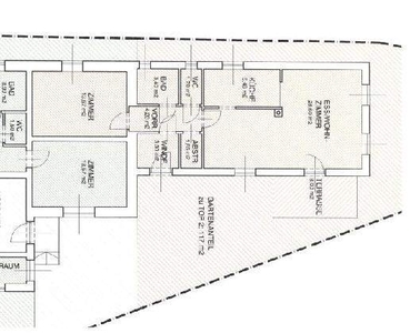 Eigentumswohnung mit Vorplatz, Garten und Autoabstellplatz